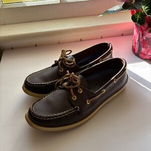 SPERRY TOPSIDER CLASSIC BOAT SHOES IN BROWN LEATHER SIZE 9 WOMENS